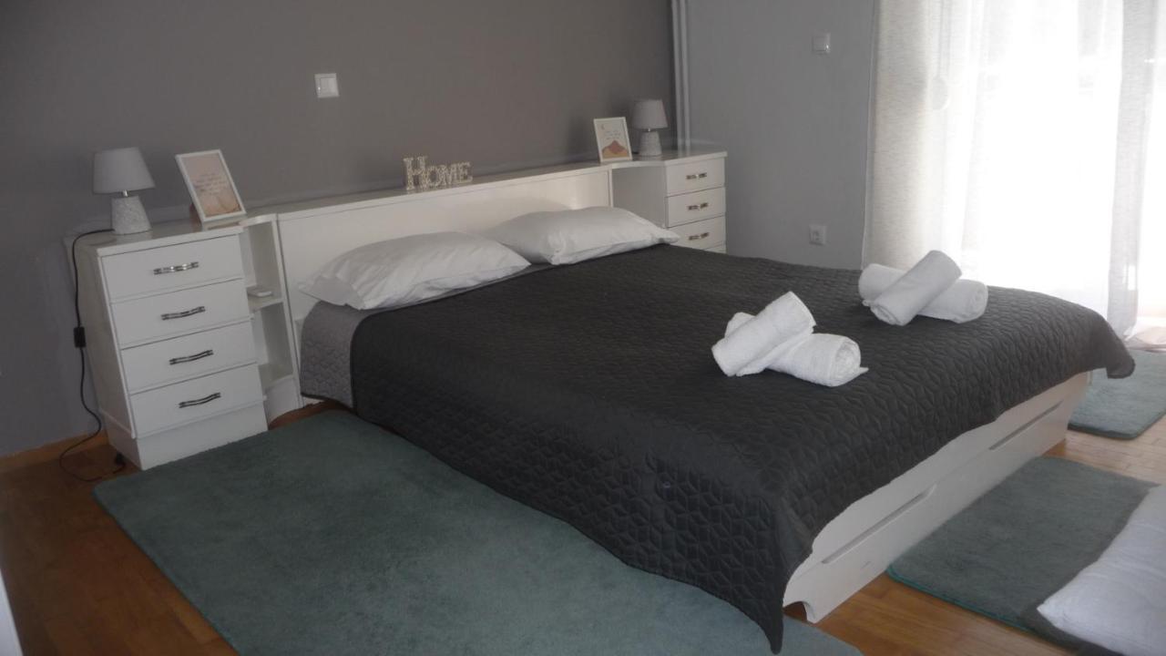D&J Central Appartment อิโออันนินา ภายนอก รูปภาพ